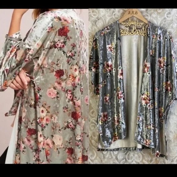 Do everything in love Anthropologie One Sz Floral Velvet Kimono. - Picture 5 of 5